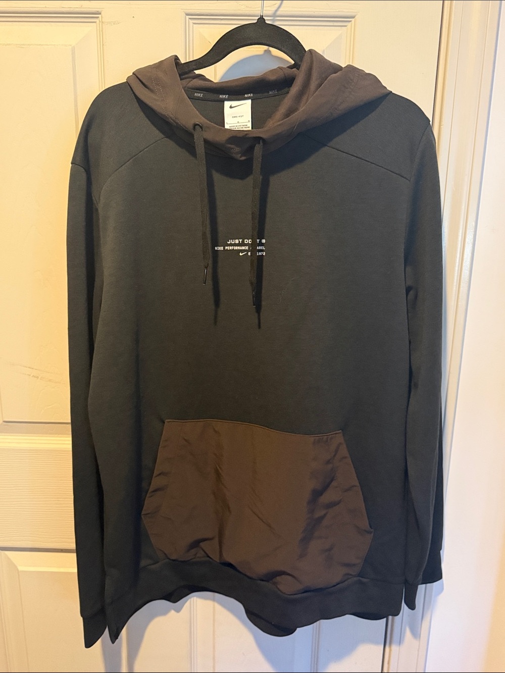 Nike Men's Dark Gray Pullover Hoodie with Brown Pocket & Hood Lining